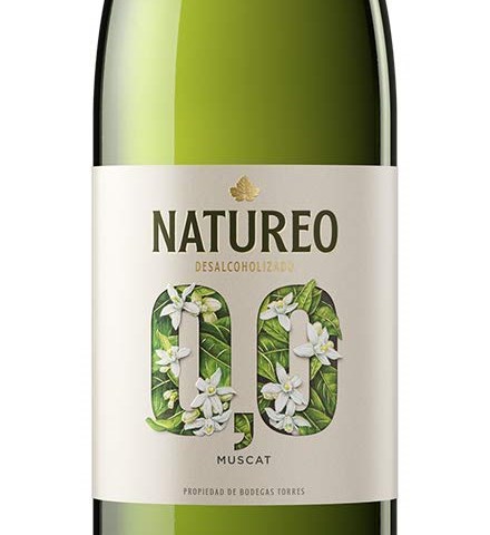 Front label of Natureo Muscat: ovals on Desalcoholizado and the drawn 0,0
